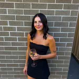 Meet your Posher, Claudia